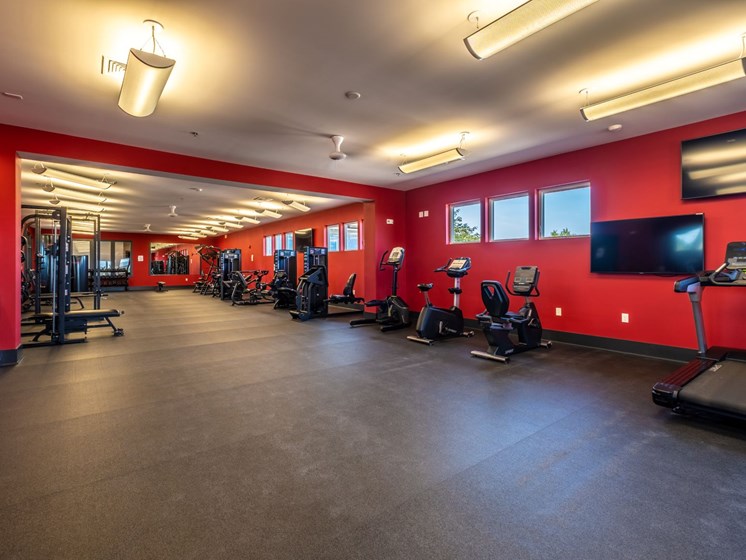 Fitness center with Modern Machines at Foxridge Apartment Homes, Virginia